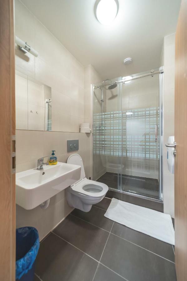 Orange Hostal *